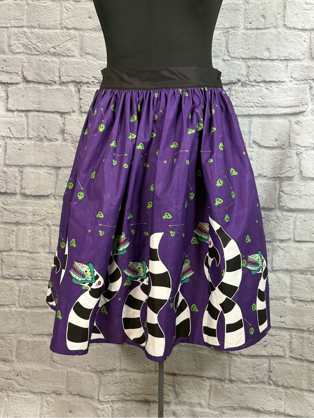 Unique Vintage Beetlejuice Swing Skirt 2x/18